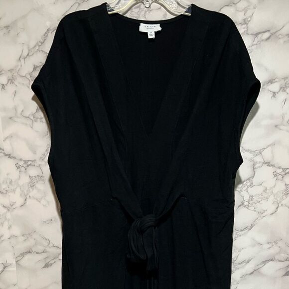 Le Lis Black Tie Front Side Slits Dress - Picture 2 of 6